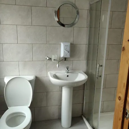 Super 7bed House - Hot Tub - Large Gathering Meets Semesterbostad Leeds (West Yorkshire)