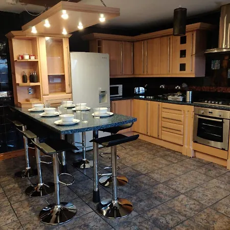 Super 7bed House - Hot Tub - Large Gathering Meets *