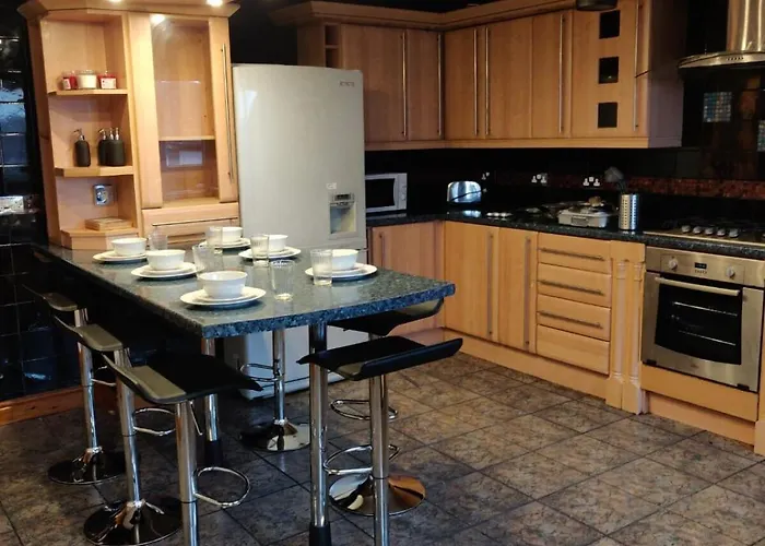 Super 7bed House - Hot Tub - Large Gathering Meets *