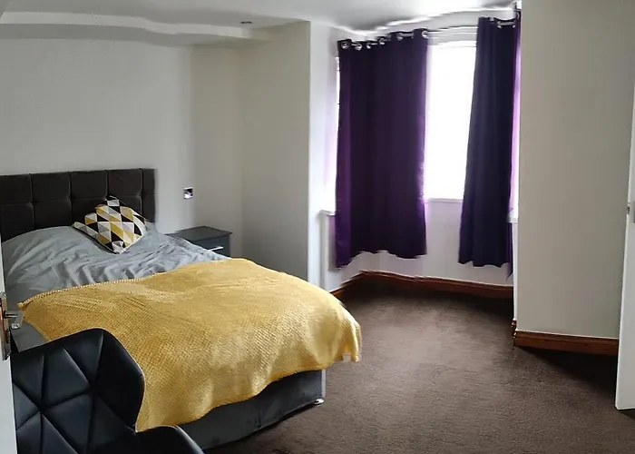 Super 7bed House - Hot Tub - Large Gathering Meets