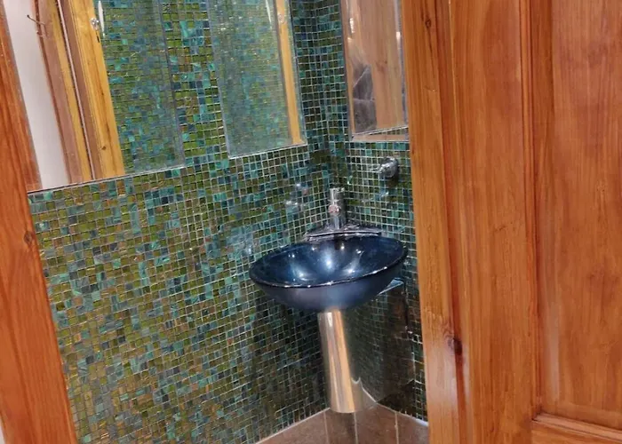 Super 7bed House - Hot Tub - Large Gathering Meets